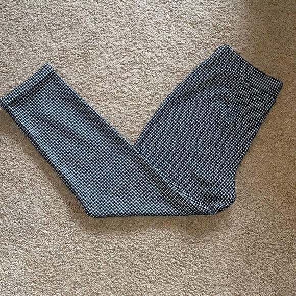 Blacks & white pants! - Picture 1 of 3